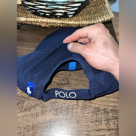 AUTHENTICATED- US Open Ball Crew Cap
Polo Ralph Lauren - Picture 6 of 8